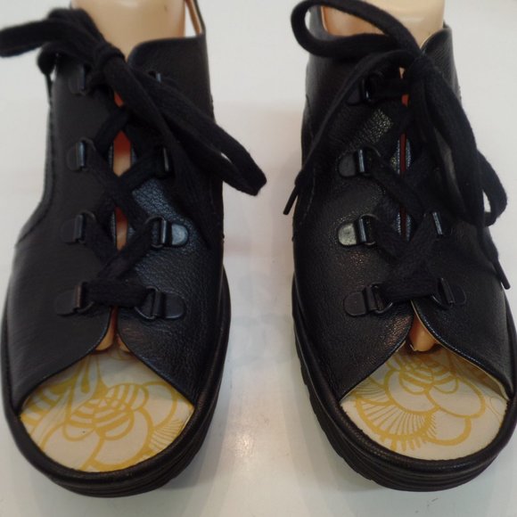 FLY London Black Leather Wedge Lace Up Sandals Shoes "Ylfa" Size 41 or US 10.5 - Picture 3 of 12
